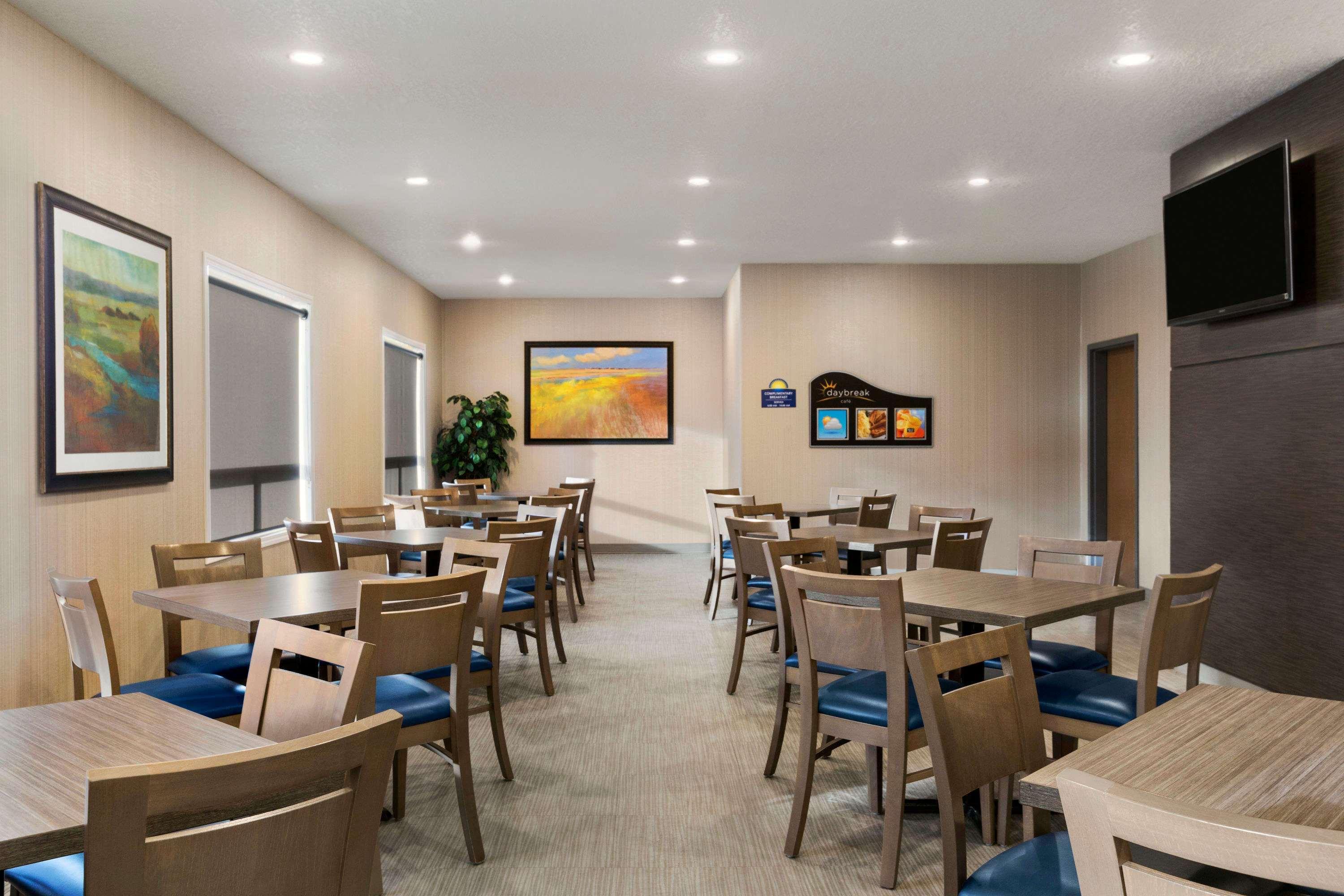 Days Inn & Suites By Wyndham Yorkton Zewnętrze zdjęcie