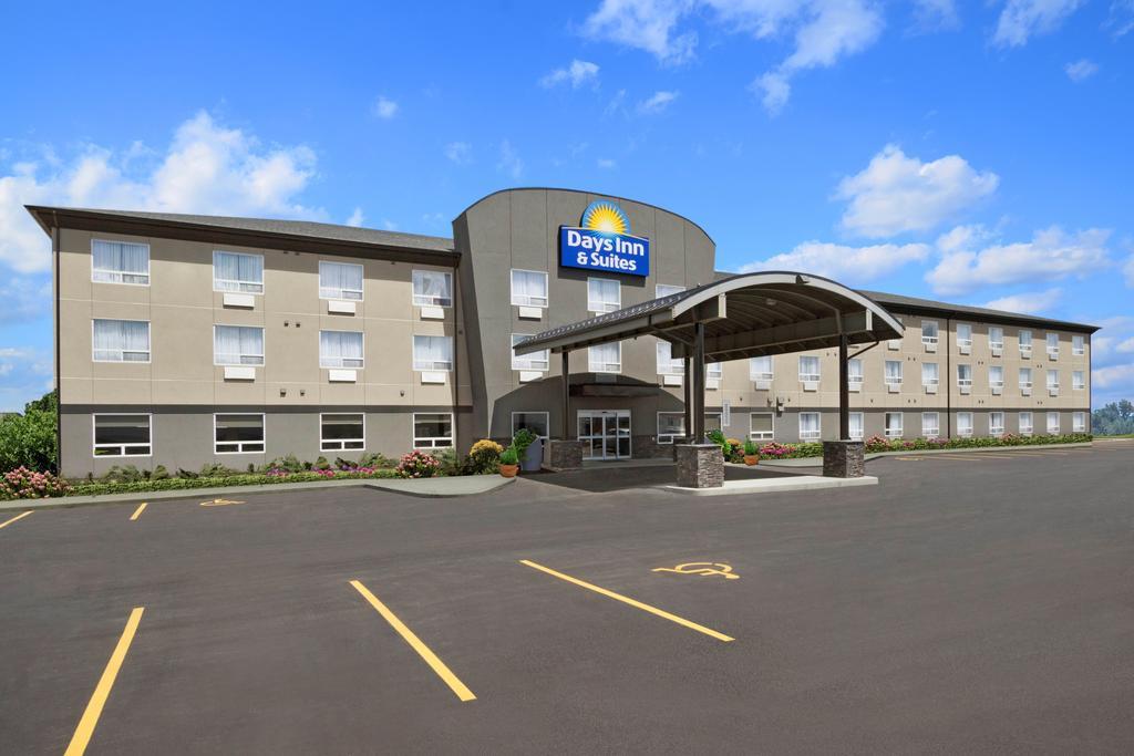 Days Inn & Suites By Wyndham Yorkton Zewnętrze zdjęcie